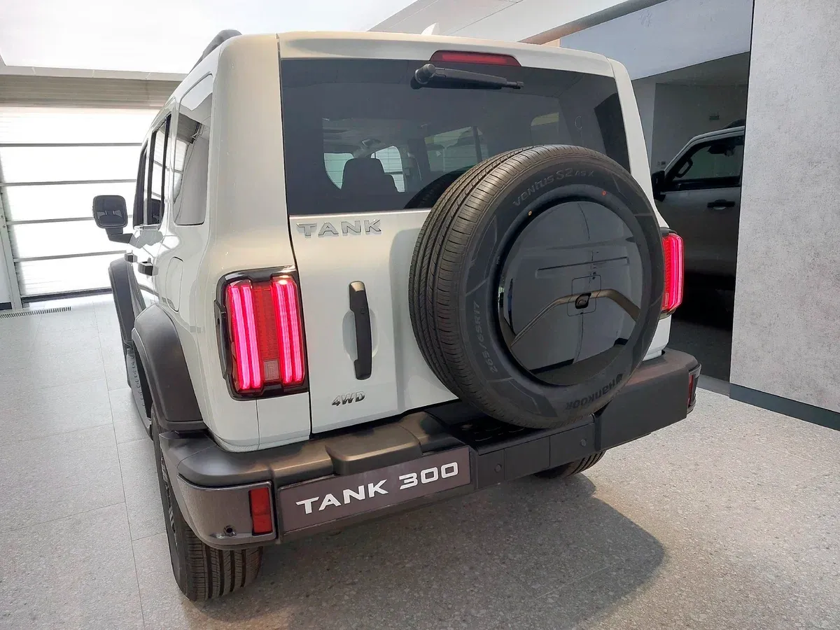 Tank 300 2023