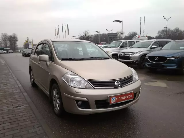 Nissan Tiida 2011