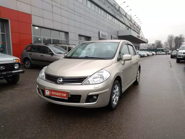Nissan Tiida 2011