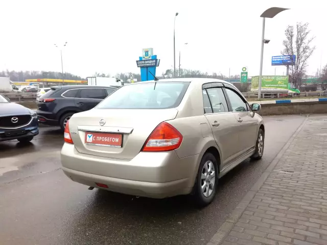 Nissan Tiida 2011