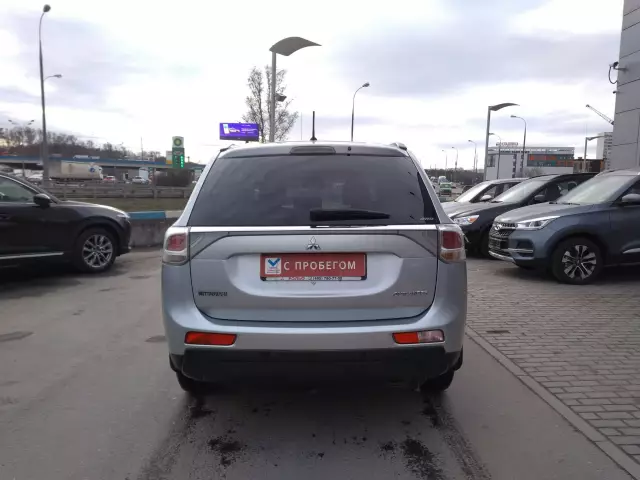 Mitsubishi Outlander 2013