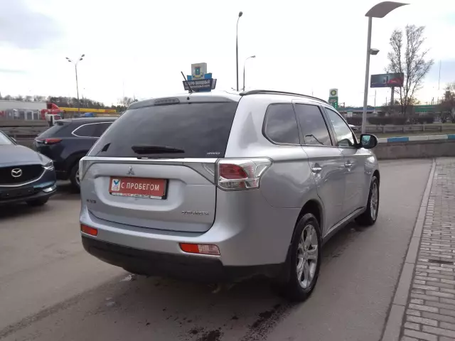 Mitsubishi Outlander 2013