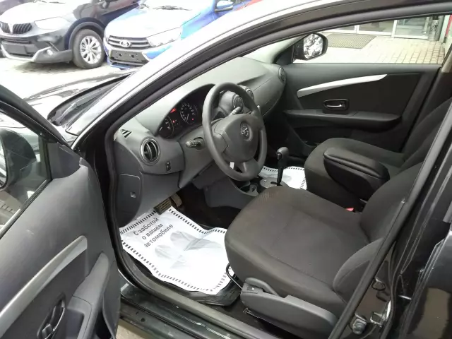 Nissan Almera 2013