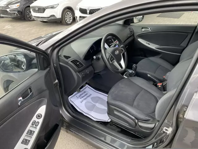 Hyundai Solaris 2013