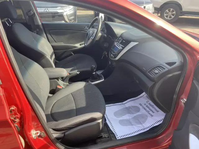 Hyundai Solaris 2012