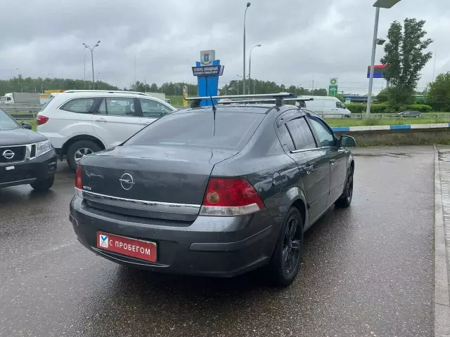 Opel Astra 2012