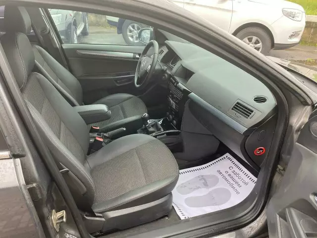 Opel Astra 2012