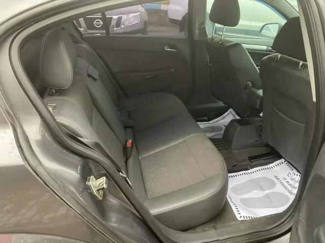 Opel Astra 2012