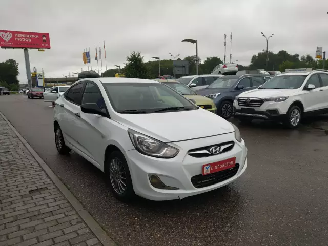 Hyundai Solaris 2013
