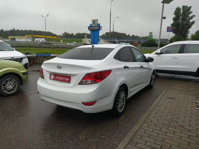 Hyundai Solaris 2013