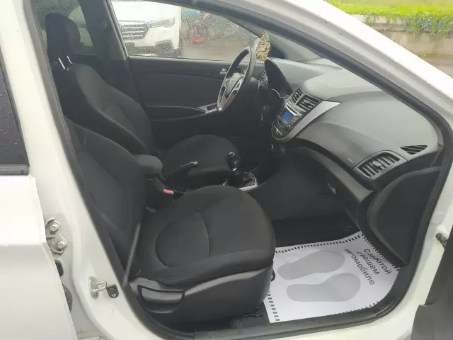 Hyundai Solaris 2013