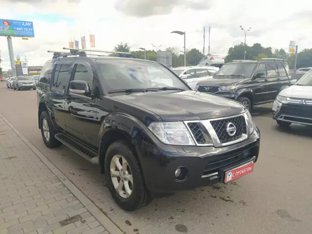 Nissan Pathfinder 2011