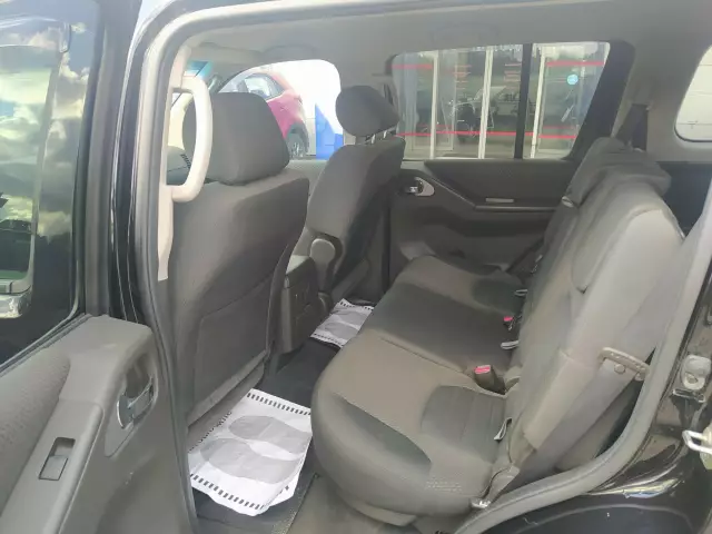 Nissan Pathfinder 2011