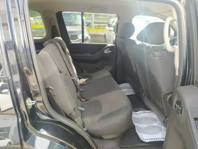 Nissan Pathfinder 2011