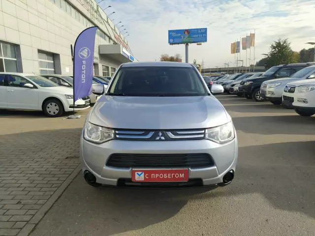 Mitsubishi Outlander 2012