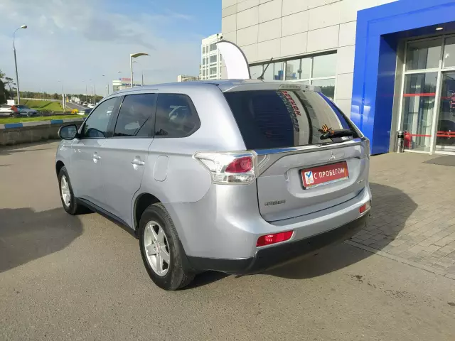 Mitsubishi Outlander 2012