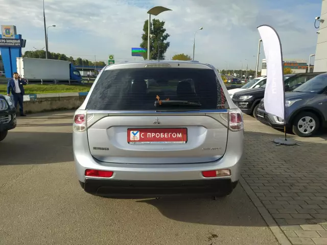 Mitsubishi Outlander 2012