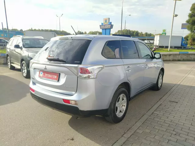 Mitsubishi Outlander 2012