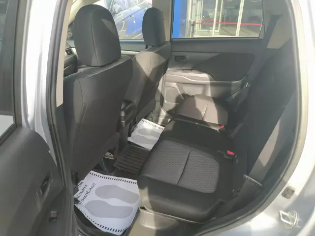 Mitsubishi Outlander 2012