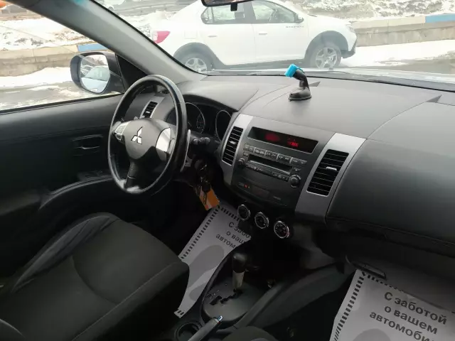 Mitsubishi Outlander 2010