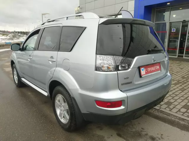 Mitsubishi Outlander 2010