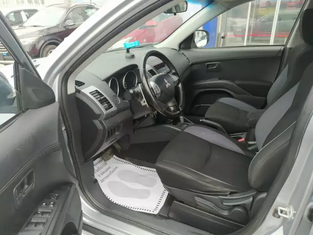 Mitsubishi Outlander 2010