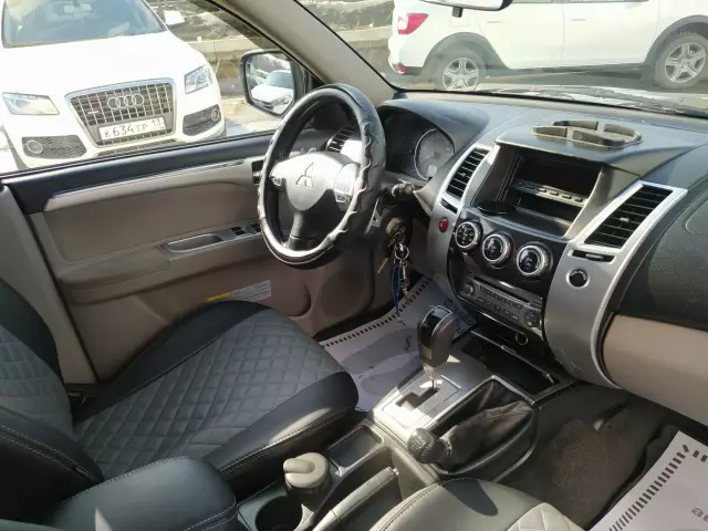 Mitsubishi Pajero Sport 2011