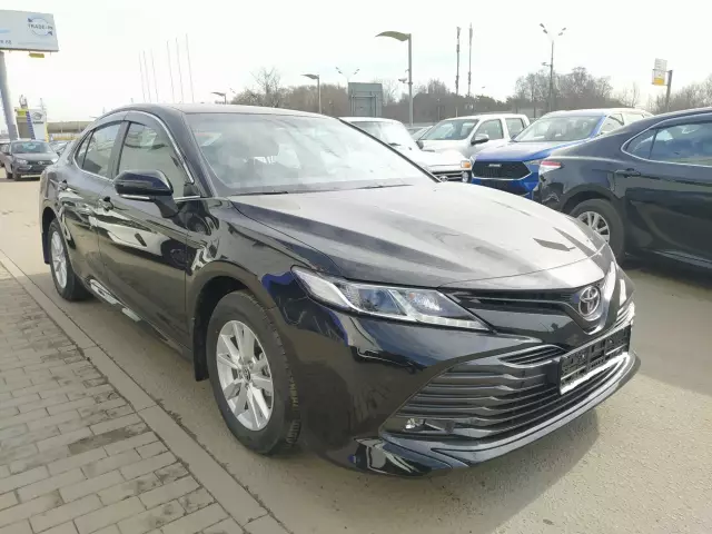 Toyota Camry 2019