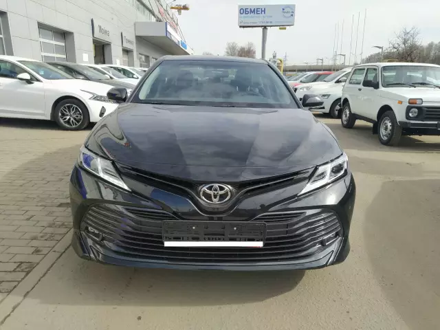 Toyota Camry 2019