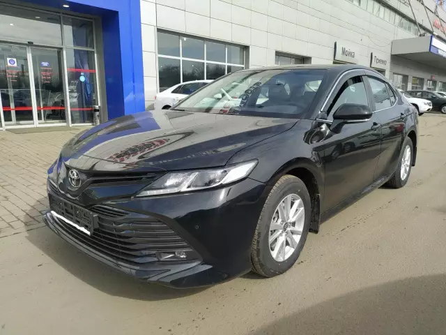 Toyota Camry 2019