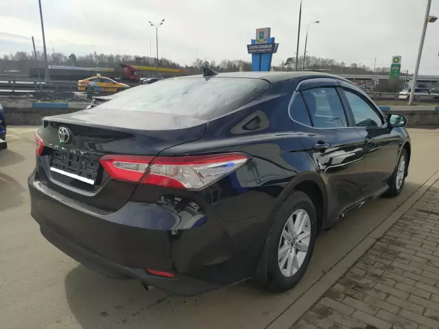 Toyota Camry 2019