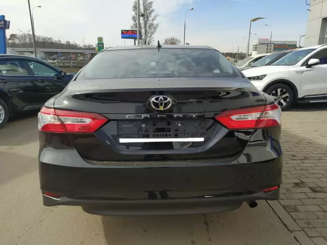 Toyota Camry 2019