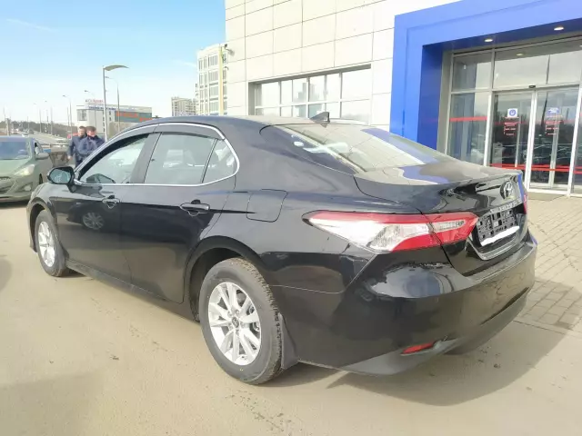 Toyota Camry 2019