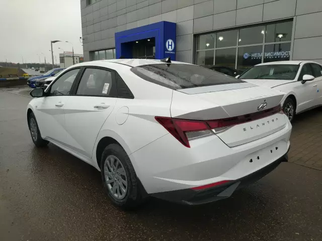 Hyundai Elantra 2021