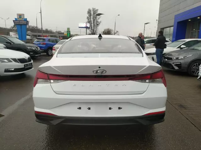 Hyundai Elantra 2021