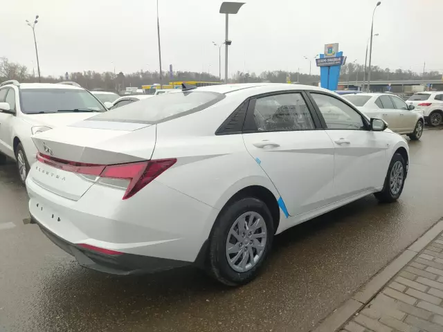 Hyundai Elantra 2021