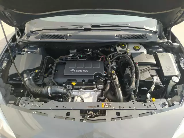 Opel Astra 2012