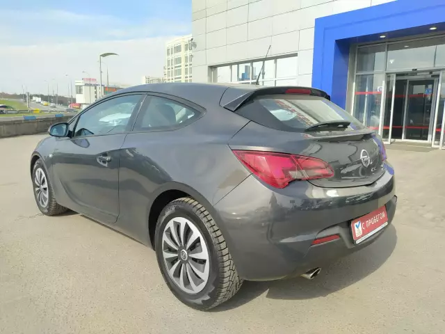 Opel Astra 2012