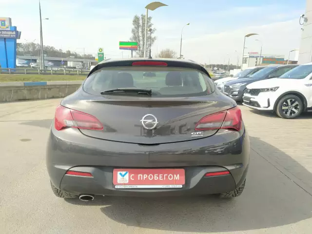 Opel Astra 2012