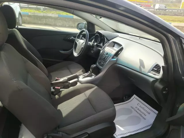 Opel Astra 2012