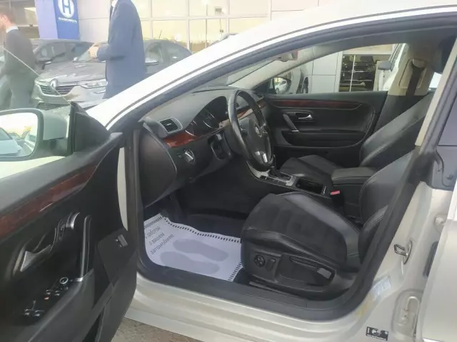Volkswagen Passat CC 2010