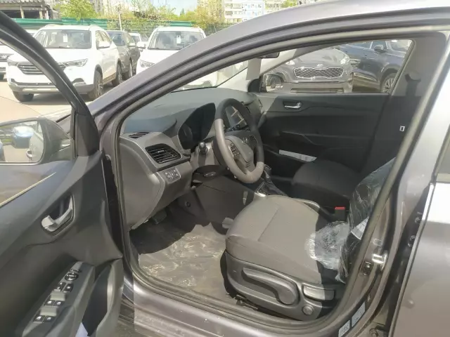 Hyundai Solaris 2021