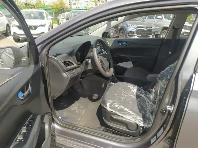 Hyundai Solaris 2021