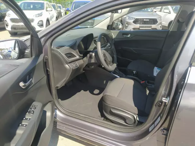 Hyundai Solaris 2021