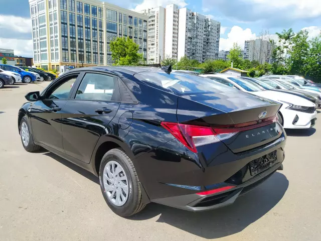 Hyundai Elantra 2021