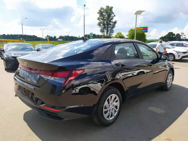 Hyundai Elantra 2021