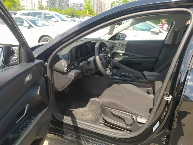 Hyundai Elantra 2021