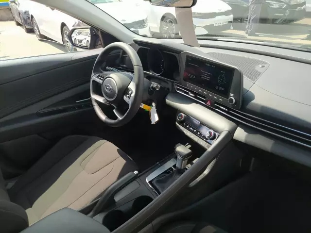 Hyundai Elantra 2021