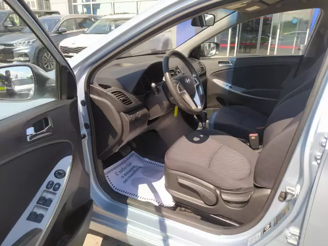 Hyundai Solaris 2012