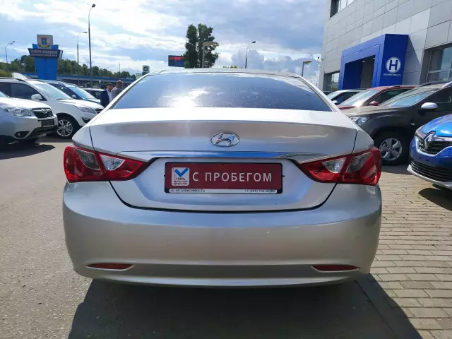Hyundai Sonata 2010